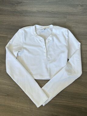 Aritzia TNA White Waffle Knit Cropped Henley Button Up Long-Sleeve Shirt